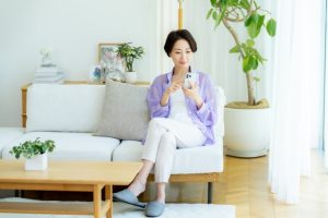 子育て中でも安心！在宅でできるAI副業3選